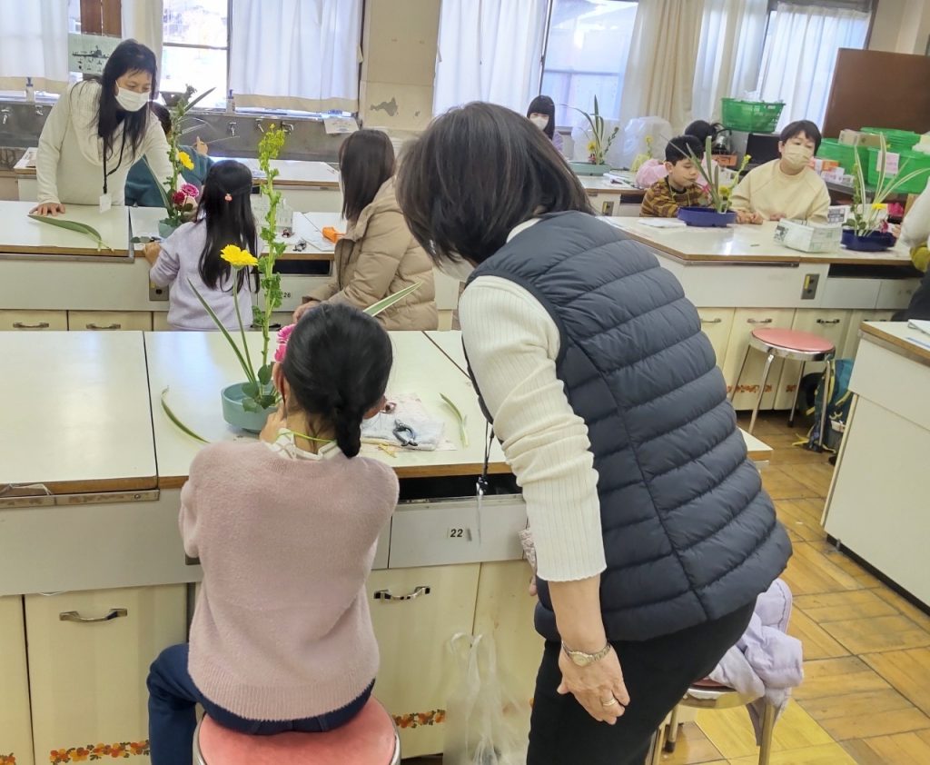 子ども生け花教室